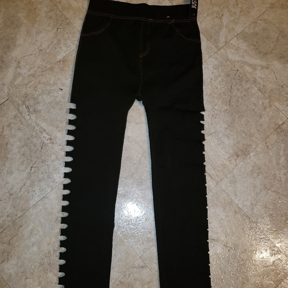 Leggings with cut out side